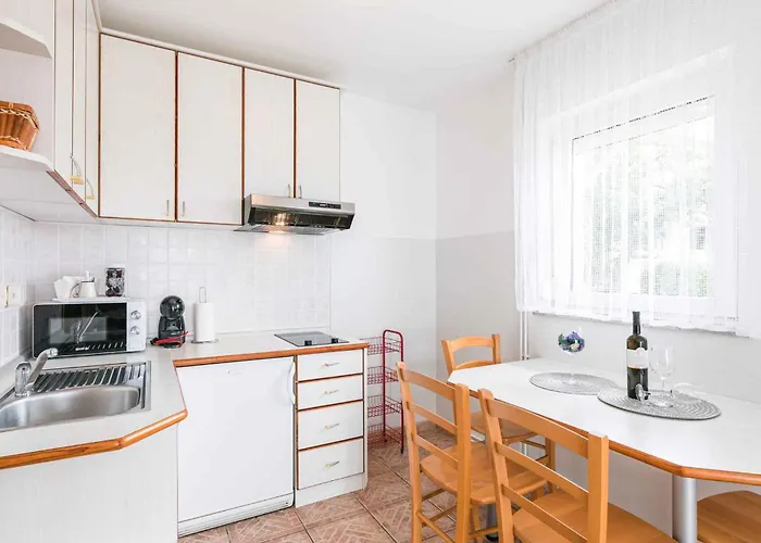 One-bedroom In I *